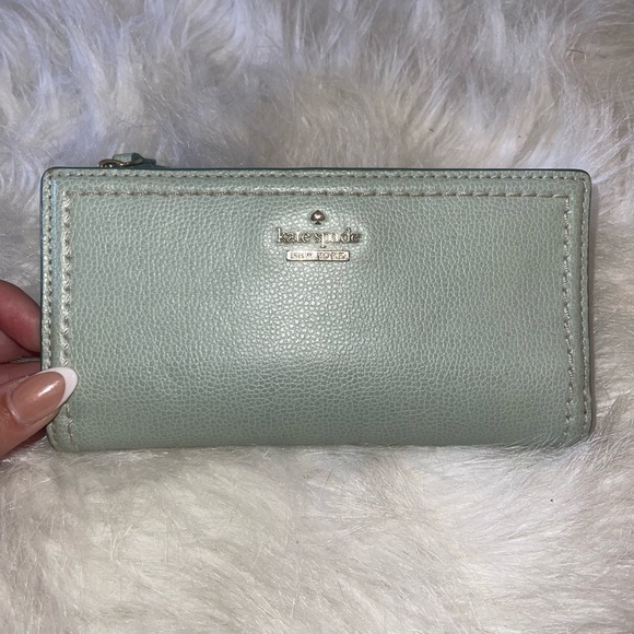 Kate Spade Wallet - Picture 1 of 7